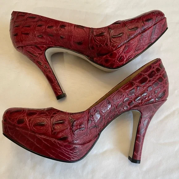 Talbots burgundy faux snakeskin 4 inch platform heels size 6 - Picture 2 of 9